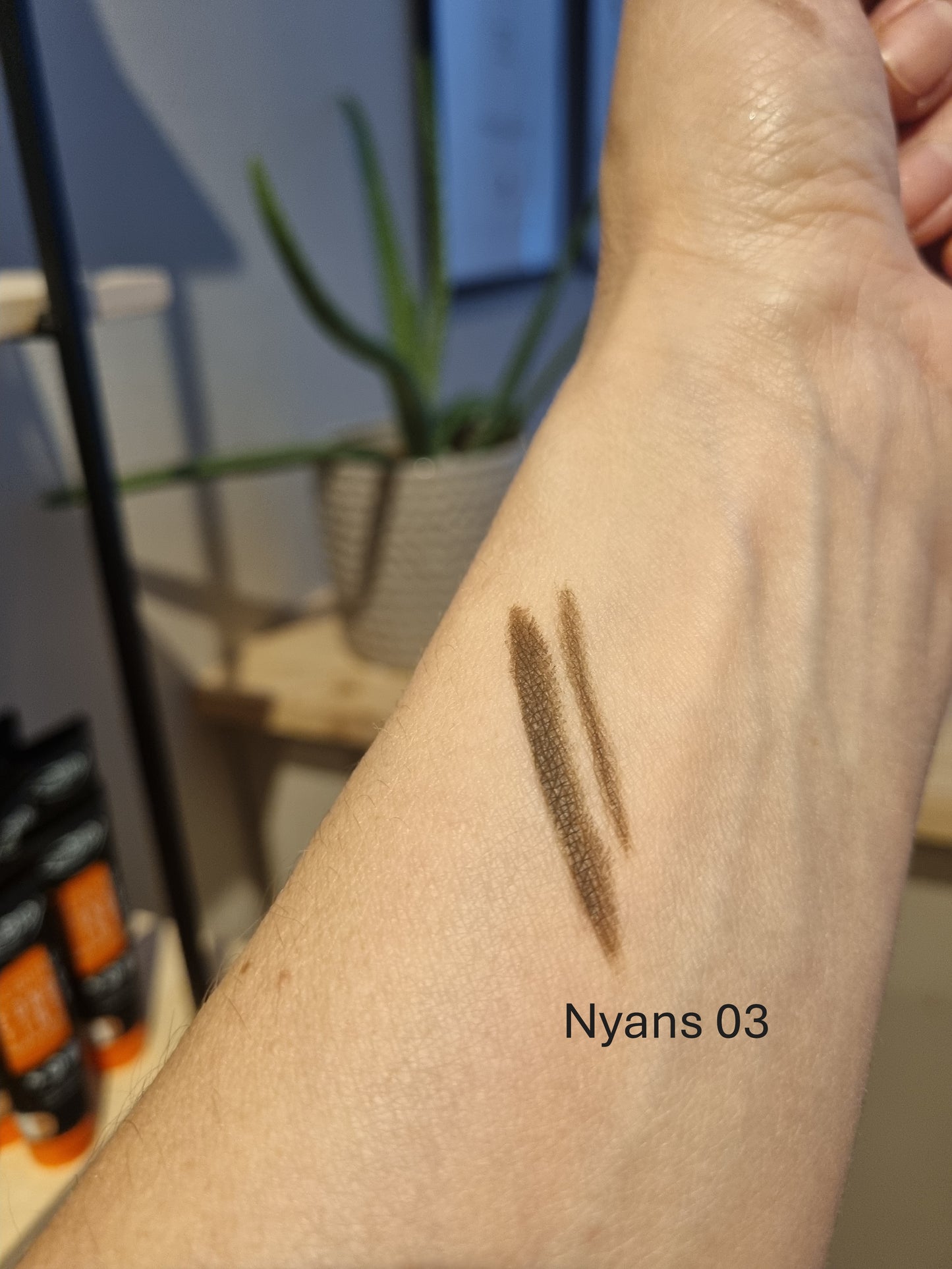 NYHET! Eyebrow BrowMade Purebio nr 03