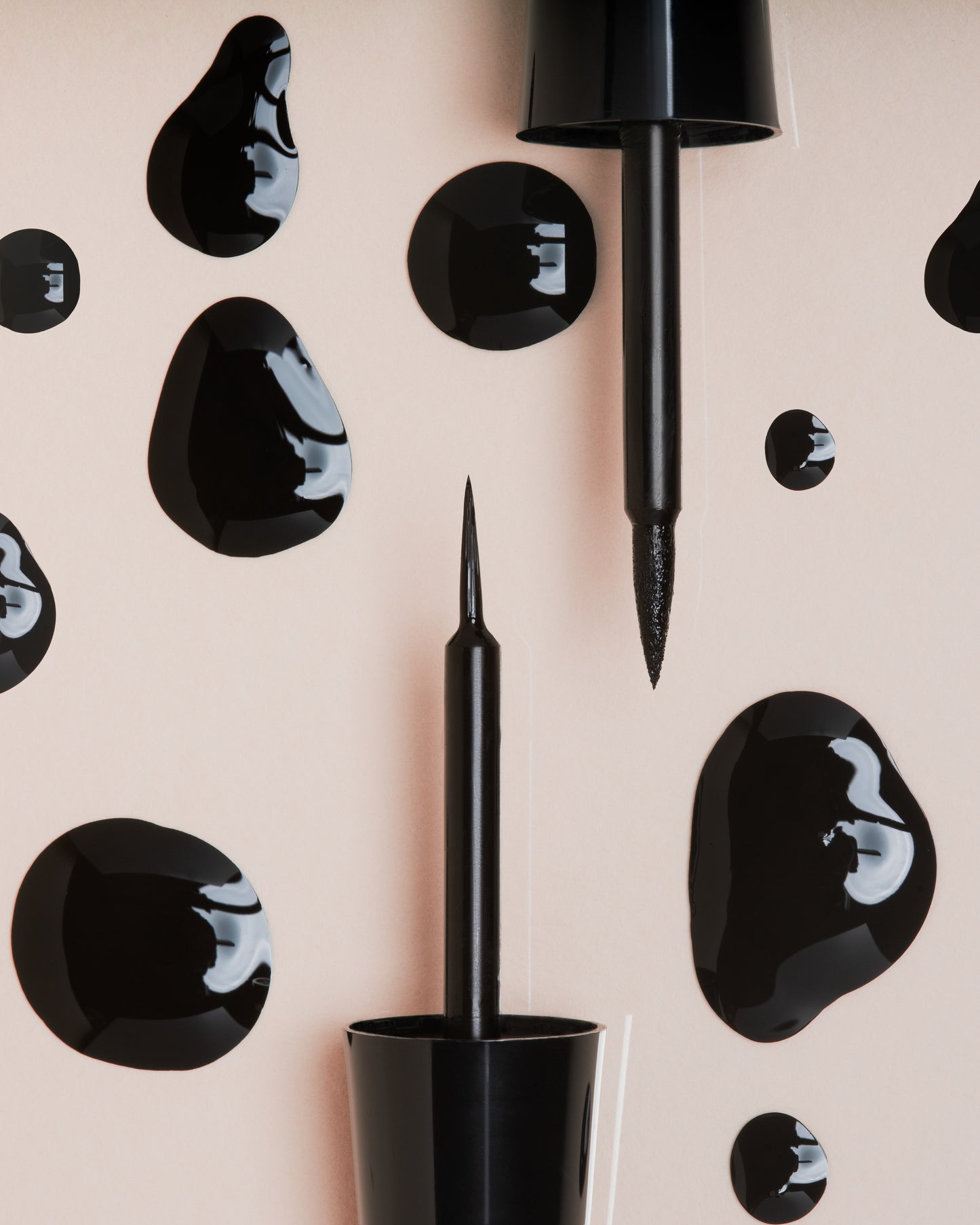 NYHET! Eyeliner On Fleek Fluid PuroBio